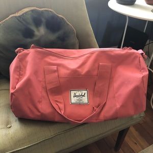 HERSCHEL DUFFLE BAG PINK💕💕